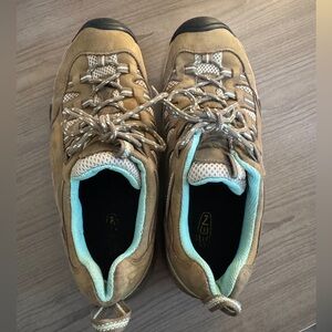 KEEN Alamosa Women's Waterproof Sport Trail Hiking Shoes Size 10.5